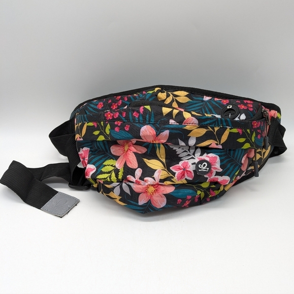 ✨3/$15 Waterfly Colorful Floral Utility Lifestyle Belt Bag Fanny Pack - Picture 1 of 7